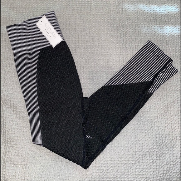 Pants - NWT Seamless leggings